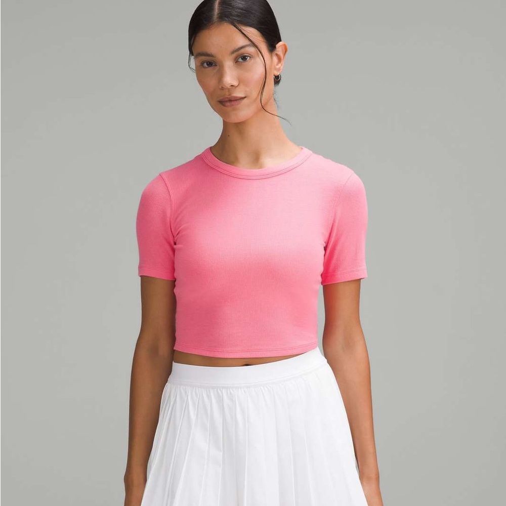 Lululemon Hold Tight Straight-Hem Cropped T-Shirt NWT - Picture 1 of 5